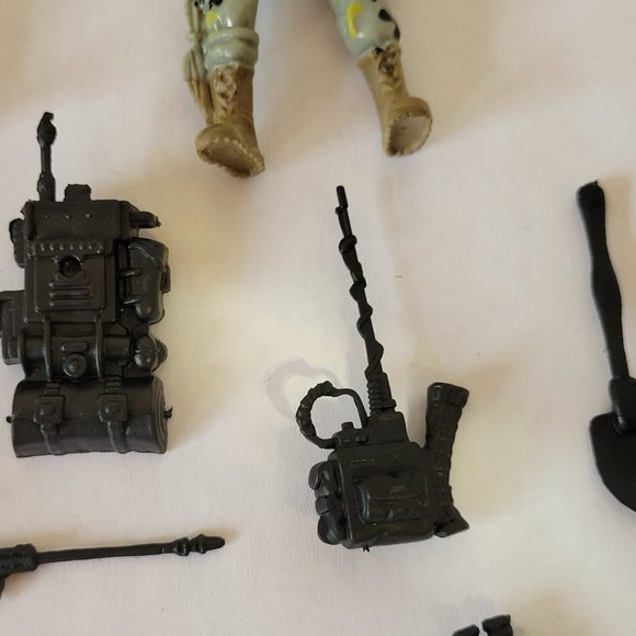 U.S. Army Desert Forces Playset Toy Action Figures Weapons and Vehicles - Picture 12 of 16